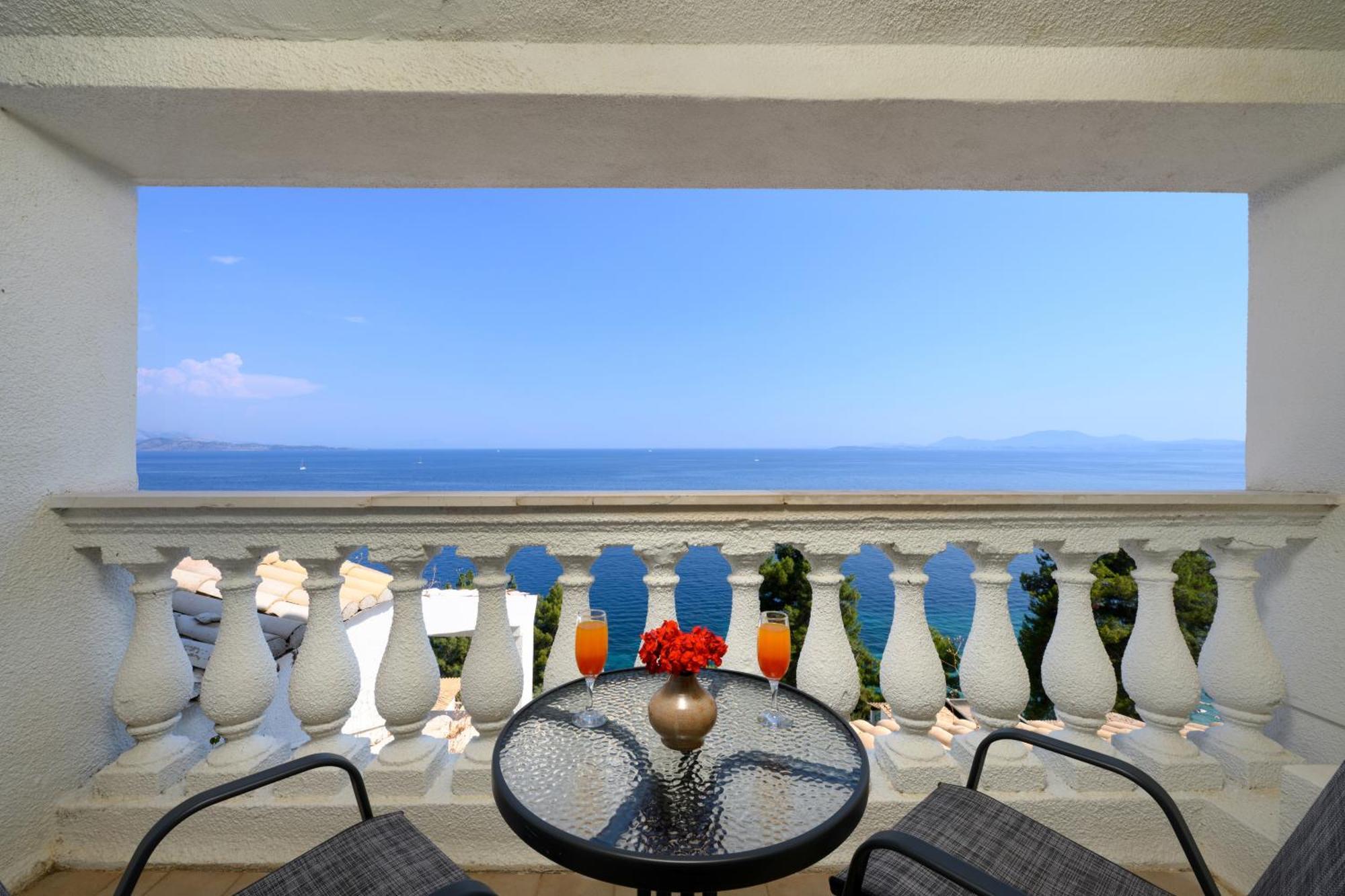 Sunshine Corfu And 4* Nisaki (Corfu)